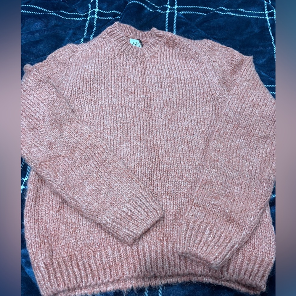 EUC men’s Zara sweater